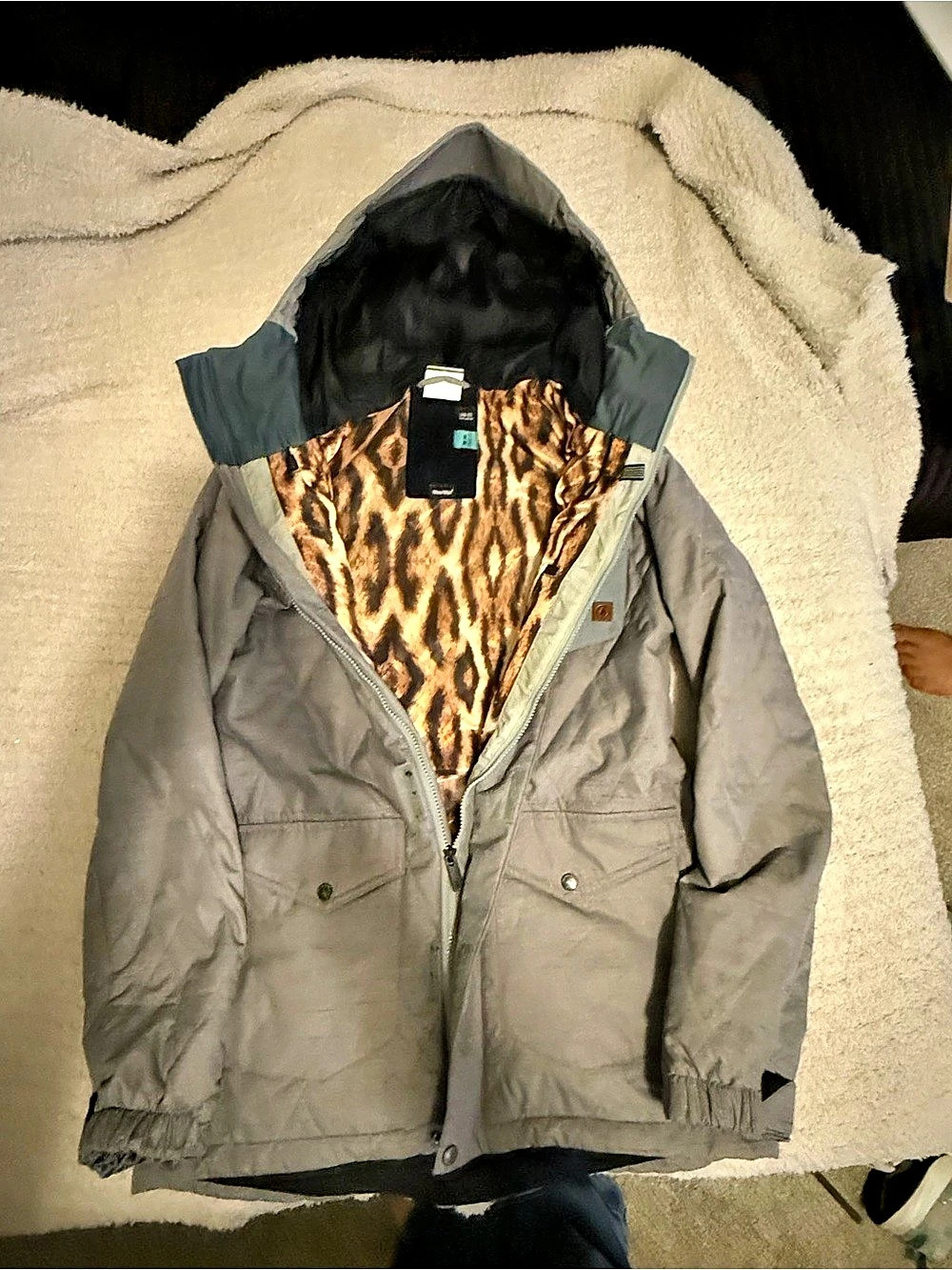 Volcom Shadow Insulated Jacket (Long EQS Fit) Men's Gray Performance Jacket